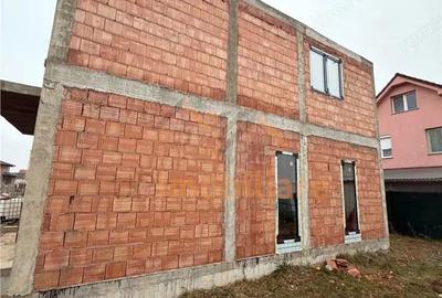 Casă cu Teren 250 Mp în Tokai