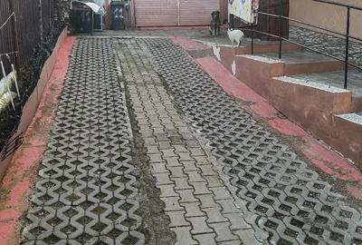 Casă cu 2 camere cu Teren 300 Mp în Central