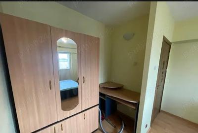 Vand apartament cu 3 camere, decomandat,cartier 1 Mai - 7