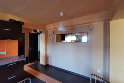 Inchiriez apartament 3 camere Micro 4 - 1