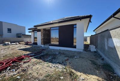 Casă cu 4 camere cu Teren 500 Mp în Domnești - 4