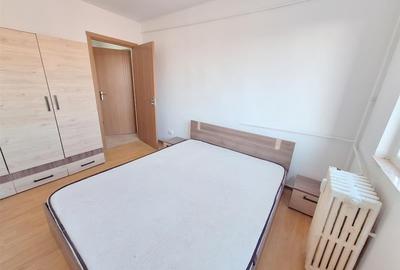 Apartament 2 semidecomandate, zona Milcov - 3