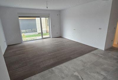 Spațiu comercial, de 56 mp, în Central - 4