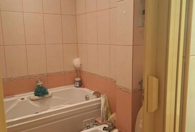 Apartament cu 3 camere semidecomandat, mobilat în Micro 19 - 7