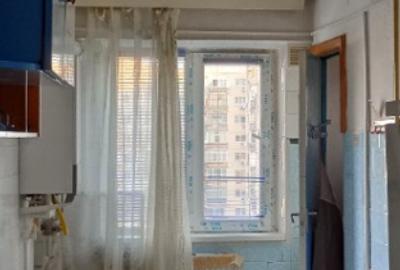 Vând apartament 4 camere - 4