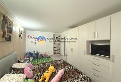 Apartament cu 4 camere decomandat în Săvinești - 1