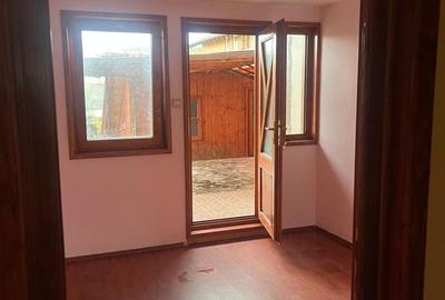 Casă individuală cu 7 camere cu Teren 400 Mp în Central - 2
