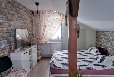 Casă cu 4 camere în 1 Decembrie - 12