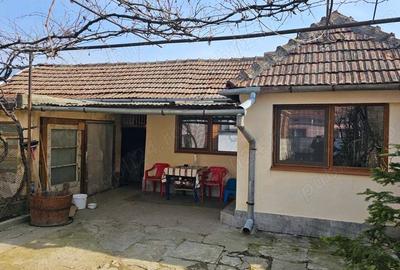 Casa par?ial renovata , zona lini?tita , negociabil, acte la zi - 2