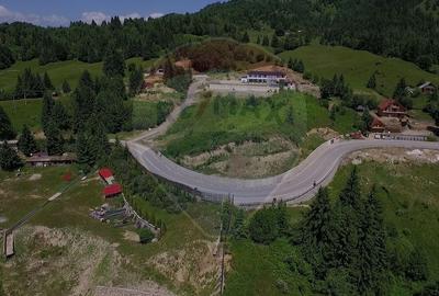 De vanzare teren cu deschidere la lac Colibita - 6