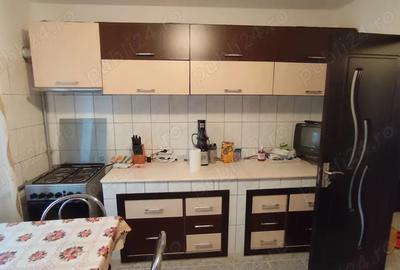 Apartament cu 3 camere semidecomandat în Central - 7