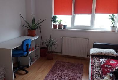 Apartament  decomandat  4 camere ultracentral (zona Primarie) etajul 4/4. - 2