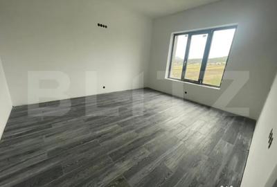 Casă cu 3 camere cu Teren 1100 Mp în Central - 2