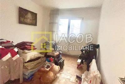 Apartament cu 4 camere decomandat în Narcisa - 7