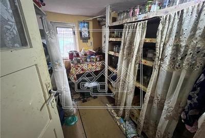 Casa de vanzare in Sibiu -  4 camere, curte, acces auto - 12