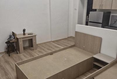 Garsonieră decomandată în Central - 1