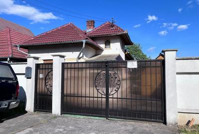 Casă individuală cu 3 camere cu Canalizare în Cetate - 1