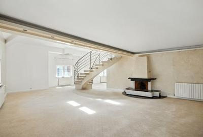 Casă cu 10 camere cu Canalizare în P-ța Romană - 9