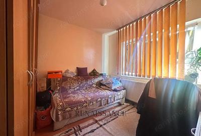 Apartament cu 2 camere decomandat în Lipovei