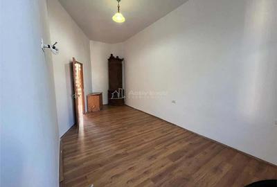 Apartament cu 3 camere nedecomandat în Lugoj