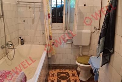 De vânzare în centrul Sovata un teren de 2159 m² cu mai multe case în aceeași cu - 2