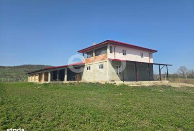 Spațiu comercial, de 520 mp, în Oncești - 2