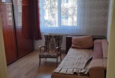 Apartament cu 2 camere semidecomandat în Decebal - 5