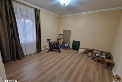 Apartament cu 3 camere decomandat în Gării - 2
