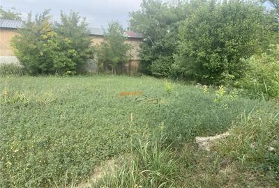 Casa si teren de in Suraia, zona Cimitirul central ,2087 mp - 2