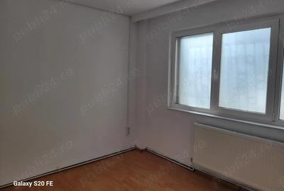 Spațiu comercial, de 16 mp, în Central - 4