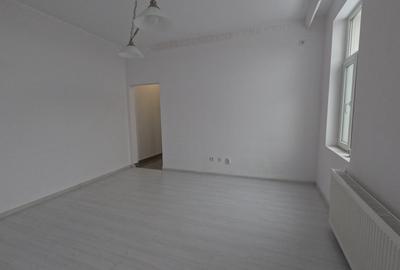 Casă individuală cu 9 camere cu Teren 215 Mp în Eminescu - 16