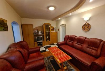Apartament cu 3 camere semidecomandat în Craiovei - 4