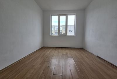 CET - Garsoniera | piata Cet | libera | etaj 3 - 3