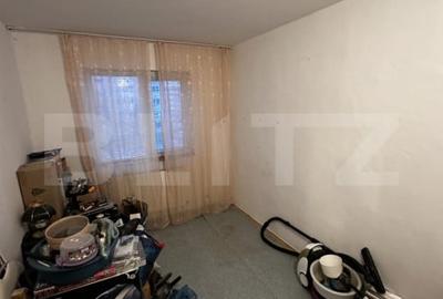 Apartament cu 4 camere semidecomandat în Craiovița Nouă - 4