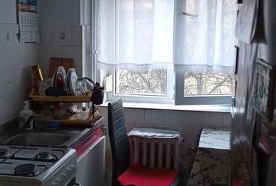 Apartament cu 3 camere în Decebal - 5