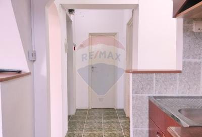 Apartament cu 3 camere de vanzare in zona Central - 10