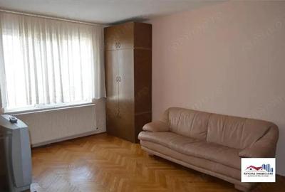 Apartament 3 Camere de Inchiriat Zona Pandurilor