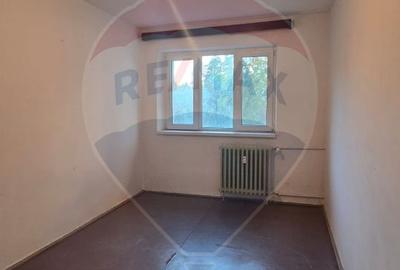 DE VANZARE Apartament cu 4 camere în zona 1 DECEMBRIE 1918 - 8