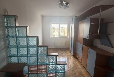 Apartament cu 3 camere semidecomandat în Central - 4