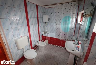 Casă cu 3 camere cu Teren 1783 Mp în Central - 5