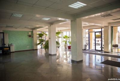 Spațiu comercial, de 230 mp, în Central - 3