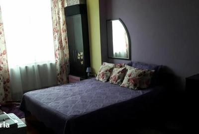 Apartament cu 3 camere semidecomandat în Central