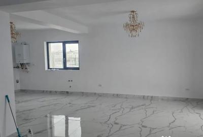 Casă cu 7 camere cu Teren 412 Mp în Malu Mare - 6