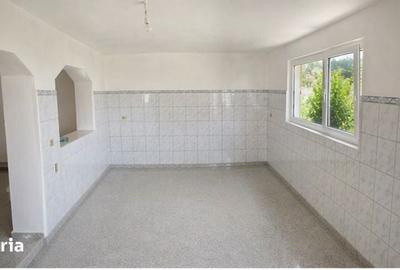 Casă cu 3 camere cu Teren 1318 Mp în Central - 7