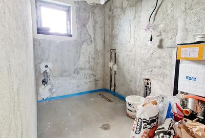 Propietar vand casa 3 camere pod decent pentru depozitare plus beci. acces la bulevard 70m - 8