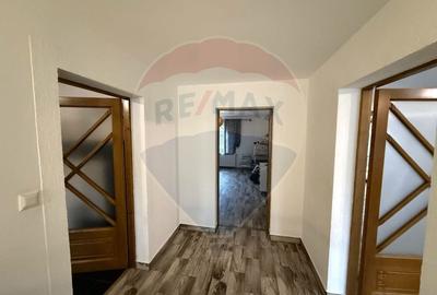 Casă / Vilă cu 5 camere de vânzare - 17