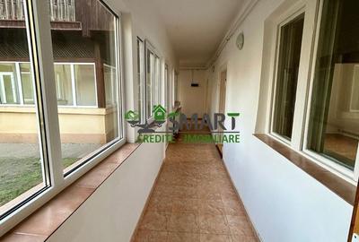 Casă cu 5 camere cu Teren 300 Mp în Central - 1