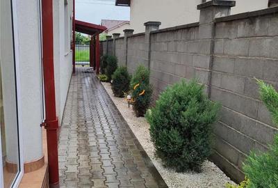 Casă cu 5 camere cu Teren 333 Mp în Central