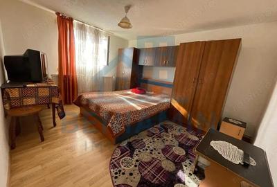 Casă cu 3 camere cu Teren 936 Mp în Plaiul Vulcanești - 1