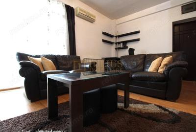 Apartament cu 2 camere semidecomandat, mobilat în Complex Studențesc